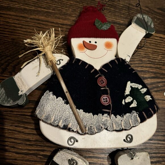 Snowman Door Hanger Handcrafted Wood Rustic Folk Decor Christmas - Picture 4 of 5